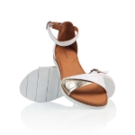 Kép Batz Ariana Fehér női egészségügyi szandálok